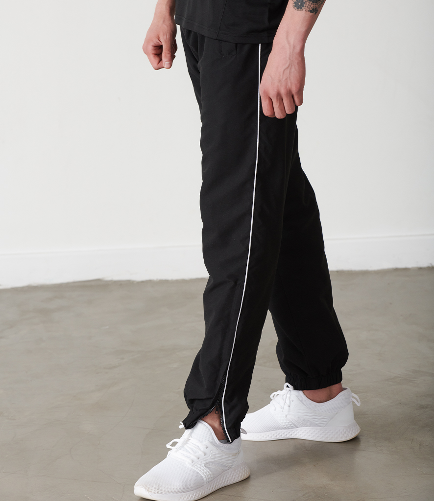 Nike sb swoosh sales black track pants